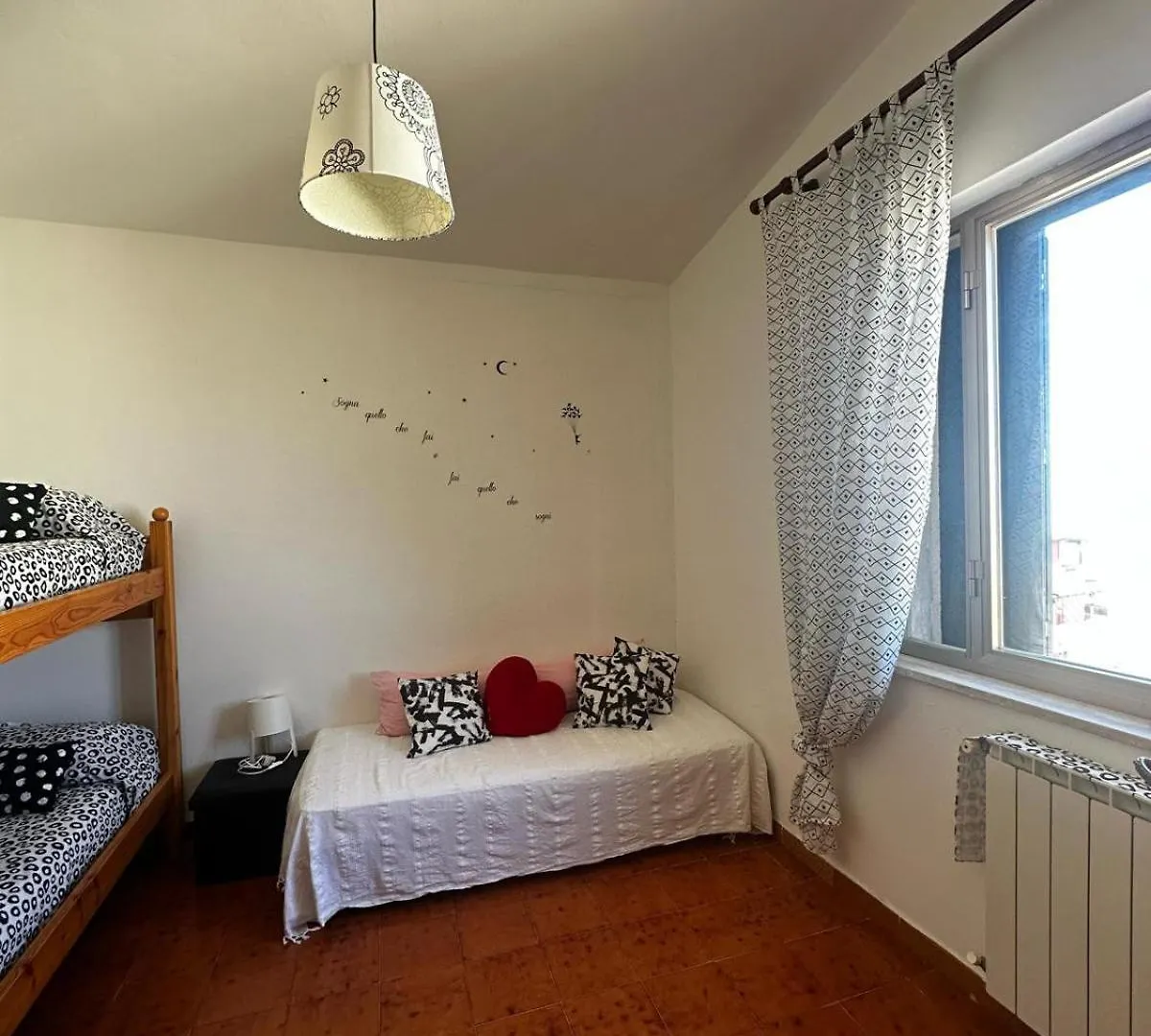Affittasardegna - Quadri Alba Apartment Castelsardo